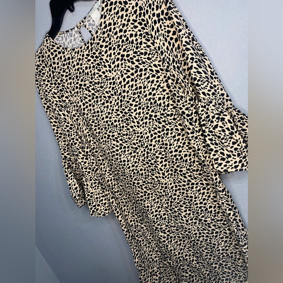 H&M : Leopard Shift Dress - Picture 2 of 9
